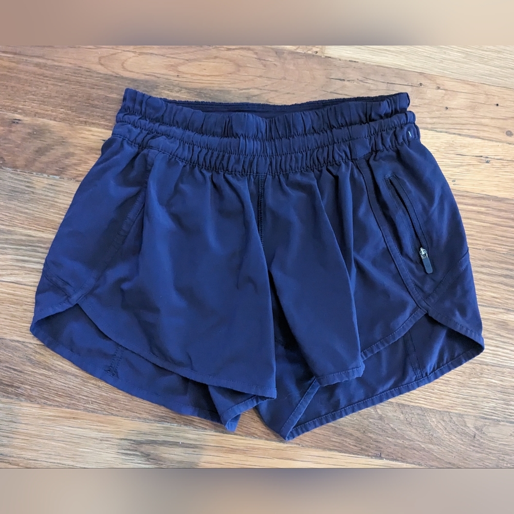 Lululemon Tracker Short V 4" in color iron blue